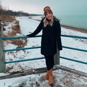 Meet your Posher, Stephanie